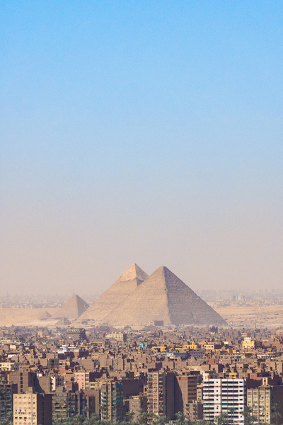 cairo_city_pyramids_400x600_170kb