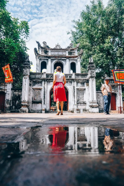 resized_400x600_dc7022e581b94e4a9f654da68680f208